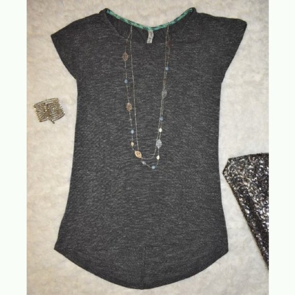 Sweet Grey Stitch Fix knot back high low cap sleeve scoop neck gray t shirt XS - Picture 1 of 6